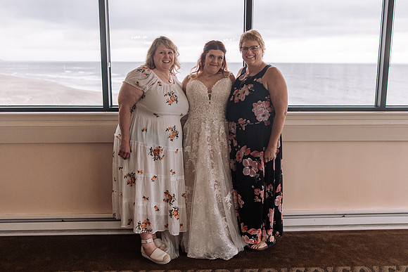 Jeff-April-Inn-Spanish-Head-Lincoln-City-oregon-Wedding-2022 (244 of 299)