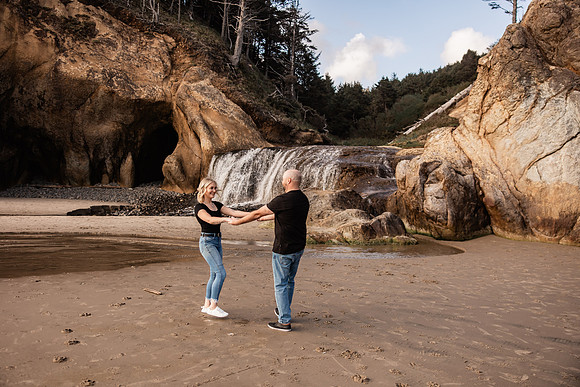 Cody-Lindsey-Engagement-Photos-Hug-Point-Oregon (10 of 56)