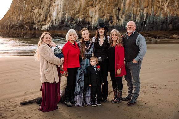 Teal-Jocelyn-Seal-Rock-Elopement-3615