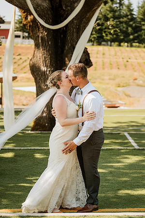Brad-Jessica-Redland-Family-Farm-Oregon-City-Wedding-Photos-4203