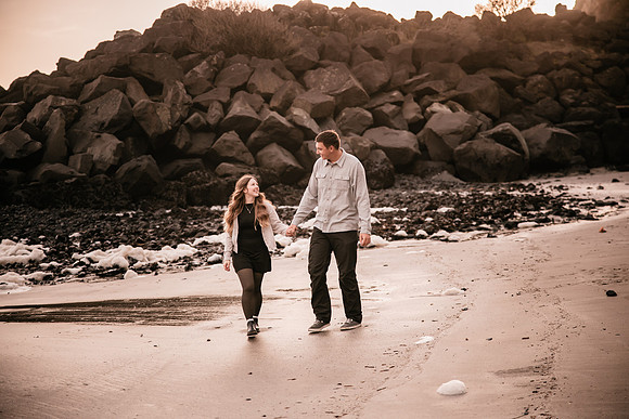 jace-love-porposal-newport-oregon-yaquina-lighthouse-photos (24 of 54)