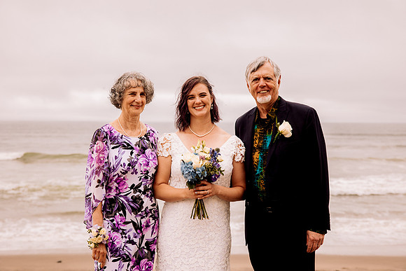 Joe-inn-at-spanish-head-lincoln-city-oregon-wedding-39
