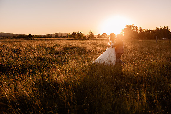 Chris-Victoria-Wedding-Photos-2022-Oregon-PORTRAITS (49)