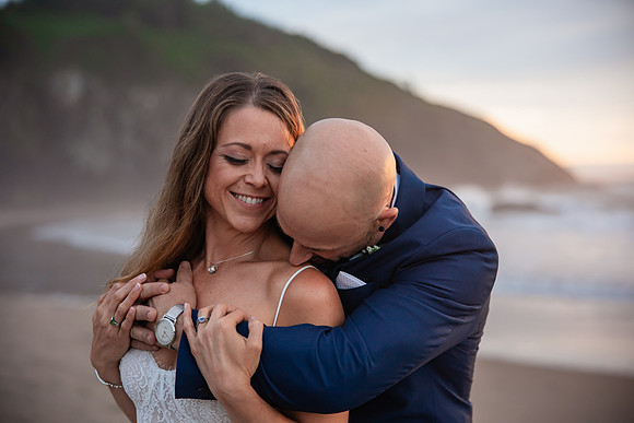 Jillian-Peter-Depoe-Bay-Oregon-Elopement-photos-39