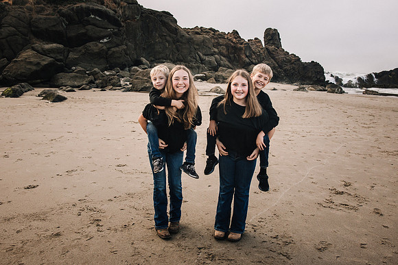 Aubrei-Family-Photos-2024-17
