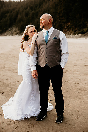 Kacey-Short-Sand-Beach-Tillamook-Oregon-Elopement (82 of 128)