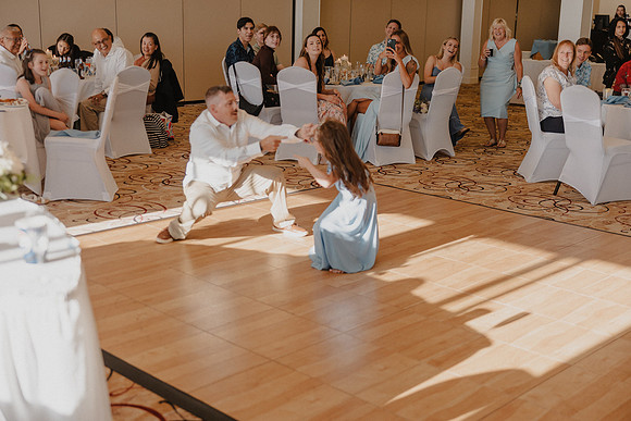 Marcus-Lori-Chinook-Winds-Seafood-Grille-Lincoln-City-Oregon-Wedding-Photos (327 of 477)