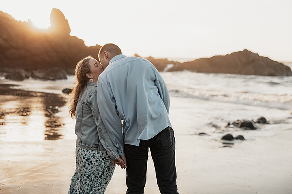 IAN-NICOLE-DEPOE-BAY-ENGAGEMENT-PHOTOS (30 of 39)