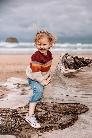 Katy-Family-Photos-2024-Rockaway-Oregon (5 of 38)