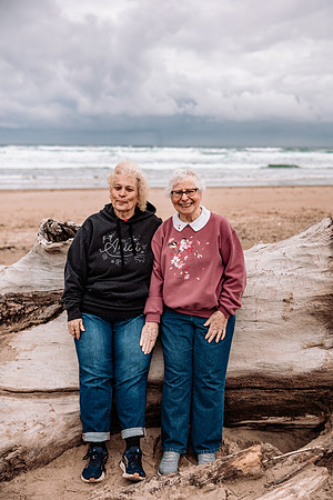 Katy-Family-Photos-2024-Rockaway-Oregon (17 of 38)
