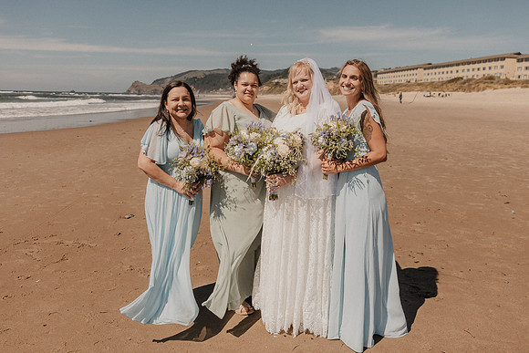 Marcus-Lori-Chinook-Winds-Seafood-Grille-Lincoln-City-Oregon-Wedding-Photos (190 of 477)