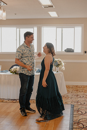 Marcus-Lori-Chinook-Winds-Seafood-Grille-Lincoln-City-Oregon-Wedding-Photos (385 of 477)