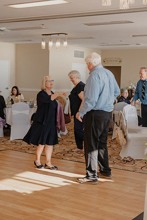 Marcus-Lori-Chinook-Winds-Seafood-Grille-Lincoln-City-Oregon-Wedding-Photos (309 of 477)