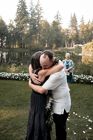 Ryan-Lynsie-Bridal-Veil-Lakes-Portland-Oregon-Weddingg-3