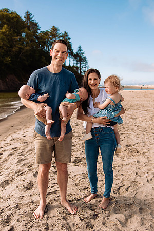 Nancy-Neskowin-Family-Vacation-2022-0914