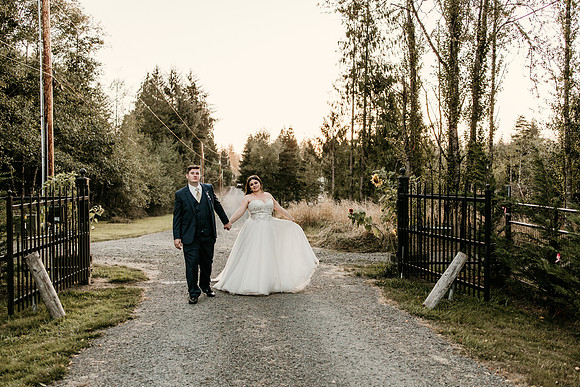 Connor-Cierra-Ranier-Washington-Barn-Rustic-Wedding-Washington-Wedding-Photos-0588