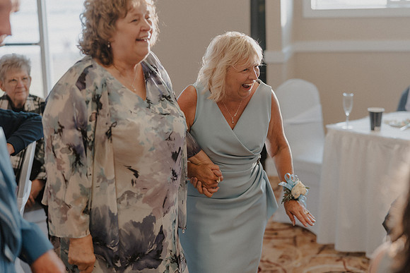 Marcus-Lori-Chinook-Winds-Seafood-Grille-Lincoln-City-Oregon-Wedding-Photos (403 of 477)