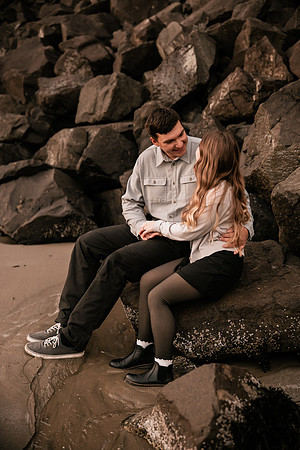jace-love-porposal-newport-oregon-yaquina-lighthouse-photos (32 of 54)