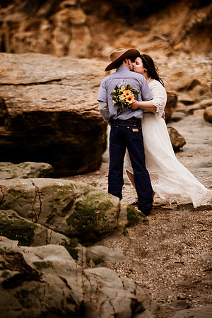Trevyn-Ky-Otter-Crest-Devils-Punchbowl-Depoe-Bay-Oregon-Elopement-Photos-9969