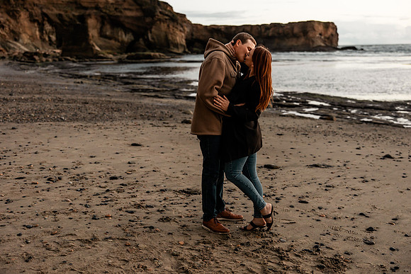 cole-jenn-suprise-proposal-otter-crest-beach-depoe-bay-oregon-photos-9944