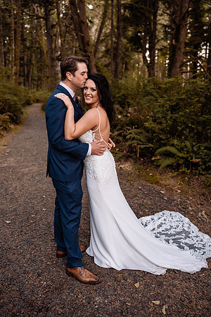 Lacey-Tom-Depoe-Bay-Oregon-Elopement-Photos-4-2