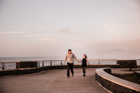 jace-love-porposal-newport-oregon-yaquina-lighthouse-photos (41 of 54)