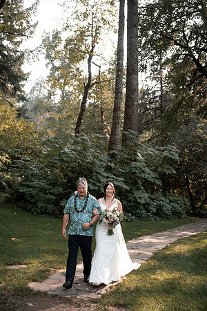 Ryan-Lynsie-Bridal-Veil-Lakes-Portland-Oregon-Weddingg-16