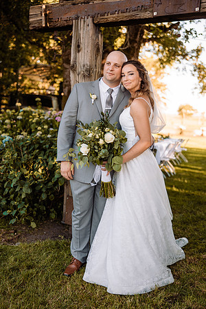 Chris-Victoria-Wedding-Photos-2022-Oregon-PORTRAITS (11)