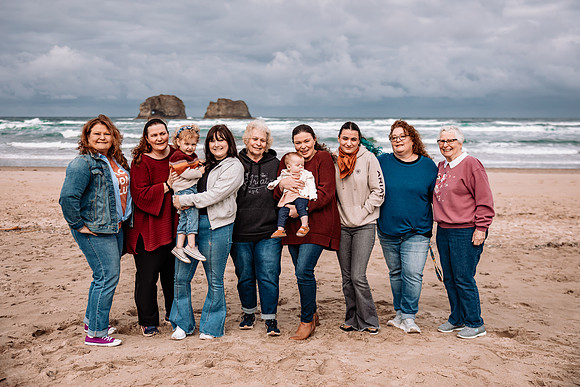 Katy-Family-Photos-2024-Rockaway-Oregon (4 of 38)