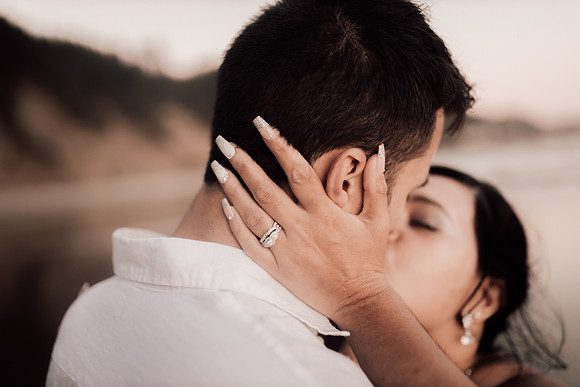 Anthony-Drayann-roadsend-lincoln-city-oregon-elopement-photos-7881