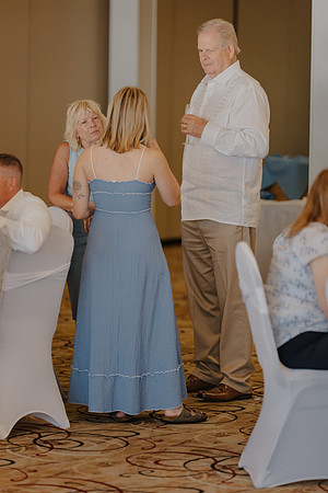 Marcus-Lori-Chinook-Winds-Seafood-Grille-Lincoln-City-Oregon-Wedding-Photos (284 of 477)
