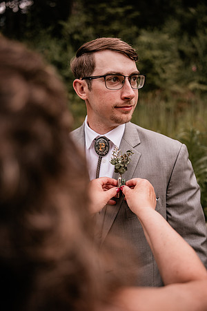 Mark-Darian-Peck-2024-Wedding-Photos-getting-ready (34 of 101)