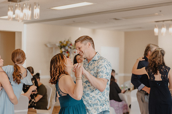 Marcus-Lori-Chinook-Winds-Seafood-Grille-Lincoln-City-Oregon-Wedding-Photos (370 of 477)