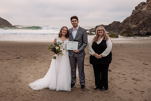 Eric-Kylee-Fishing-Rock-Elopement-Depoe-Bay-0regon-Photos-4735