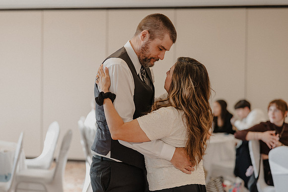 Marcus-Lori-Chinook-Winds-Seafood-Grille-Lincoln-City-Oregon-Wedding-Photos (374 of 477)