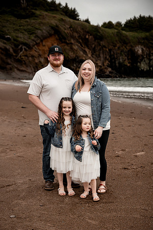 Destiny-Makala-Family-Photos-2025-Depoe-bay-Oregon (37 of 72)