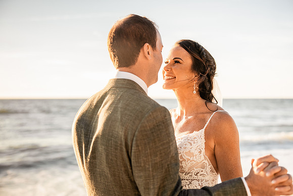 Bennett-Tamra-Sunset-Beach-House-Wedding-Saint-Peterburg-Florida-2021-2