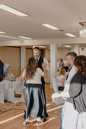 Marcus-Lori-Chinook-Winds-Seafood-Grille-Lincoln-City-Oregon-Wedding-Photos (376 of 477)