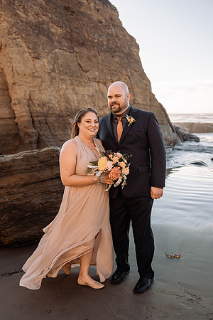 Lacey-Tom-Depoe-Bay-Oregon-Elopement-Photos-0019