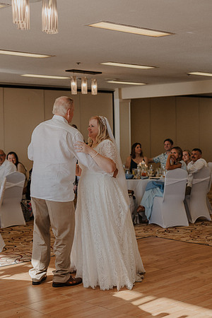Marcus-Lori-Chinook-Winds-Seafood-Grille-Lincoln-City-Oregon-Wedding-Photos (302 of 477)