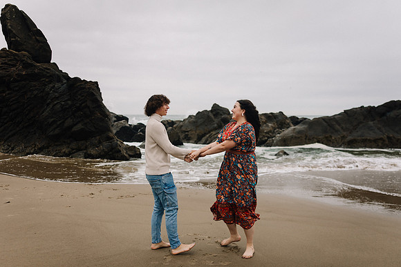 Myken-Jack-Engagement-Photos-Fogarty-Creek-25