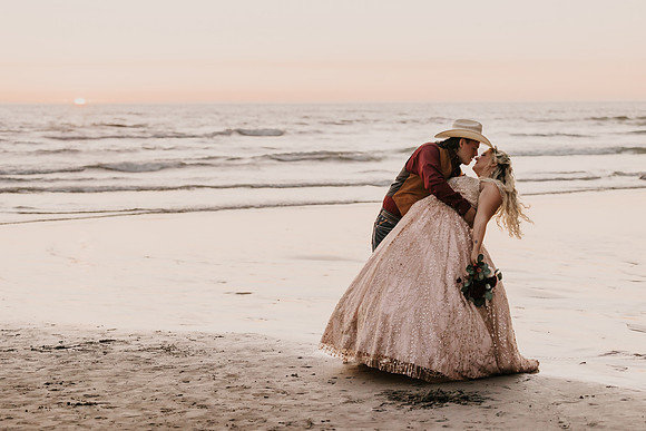 Kayla-Bo-Hug-Point-Oregon-Elopment-4343