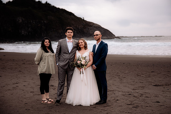 Eric-Kylee-Fishing-Rock-Elopement-Depoe-Bay-0regon-Photos-4790