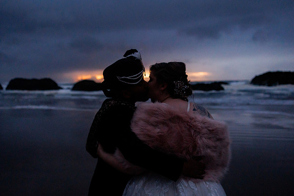 Tandi-Bobby-Seal-Rock-Oregon-Intimate-Elopement-photos-0562