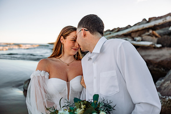 Brandn-Bailey-Newport-Oregon-Elopement-Photos-29