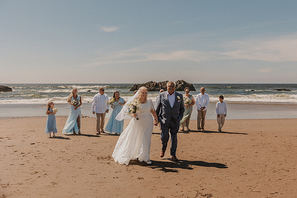 Marcus-Lori-Chinook-Winds-Seafood-Grille-Lincoln-City-Oregon-Wedding-Photos (192 of 477)
