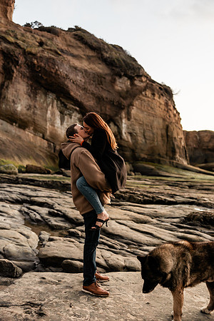 cole-jenn-suprise-proposal-otter-crest-beach-depoe-bay-oregon-photos-9839