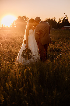 Chris-Victoria-Wedding-Photos-2022-Oregon-PORTRAITS (44)