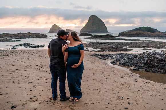 Blake-Maternity-Family-Oceanside-Beach-Oregon-2022-8389