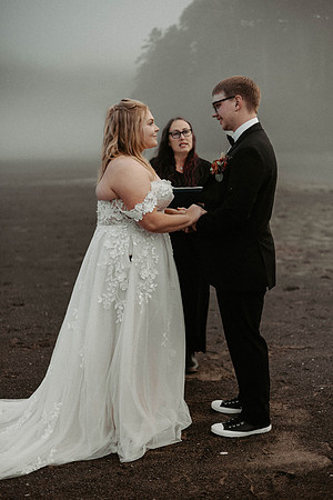 Dalten-MacKenzie-Neskowin-oregon-Elopement-photos (10 of 70)